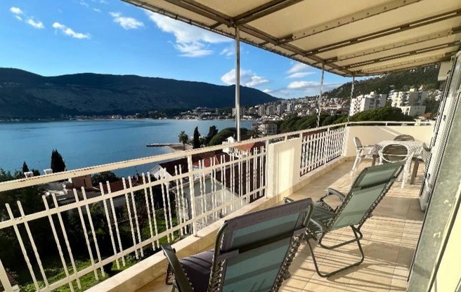 Продается 4-х комнатная квартира в Черногории, с видом на море
